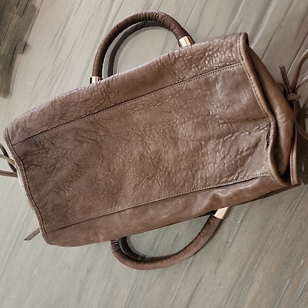 Tre Vero Top Handle Hand Bag - image 6